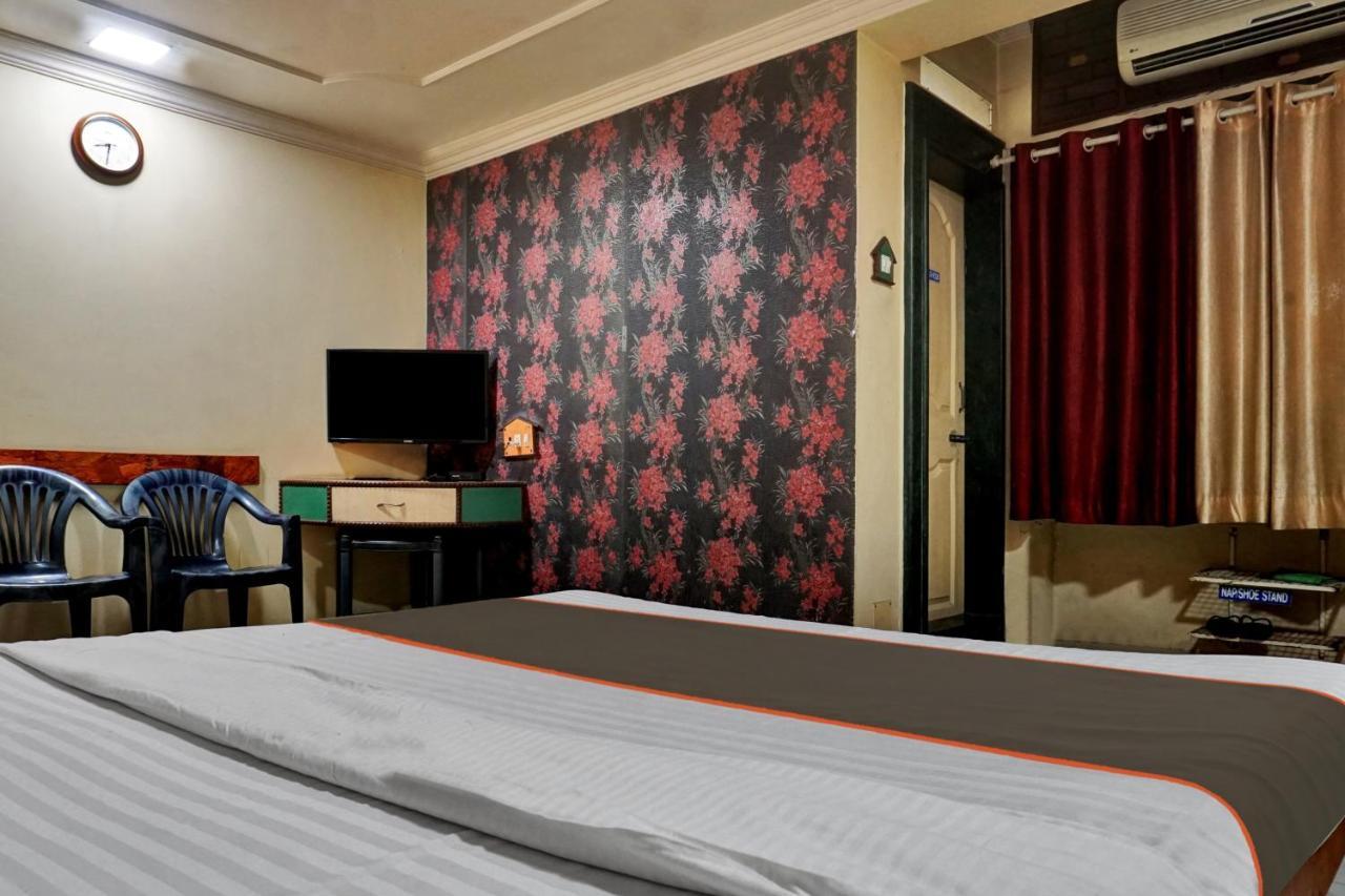 Collection O Hotel Shiv Inn Púna Exteriér fotografie
